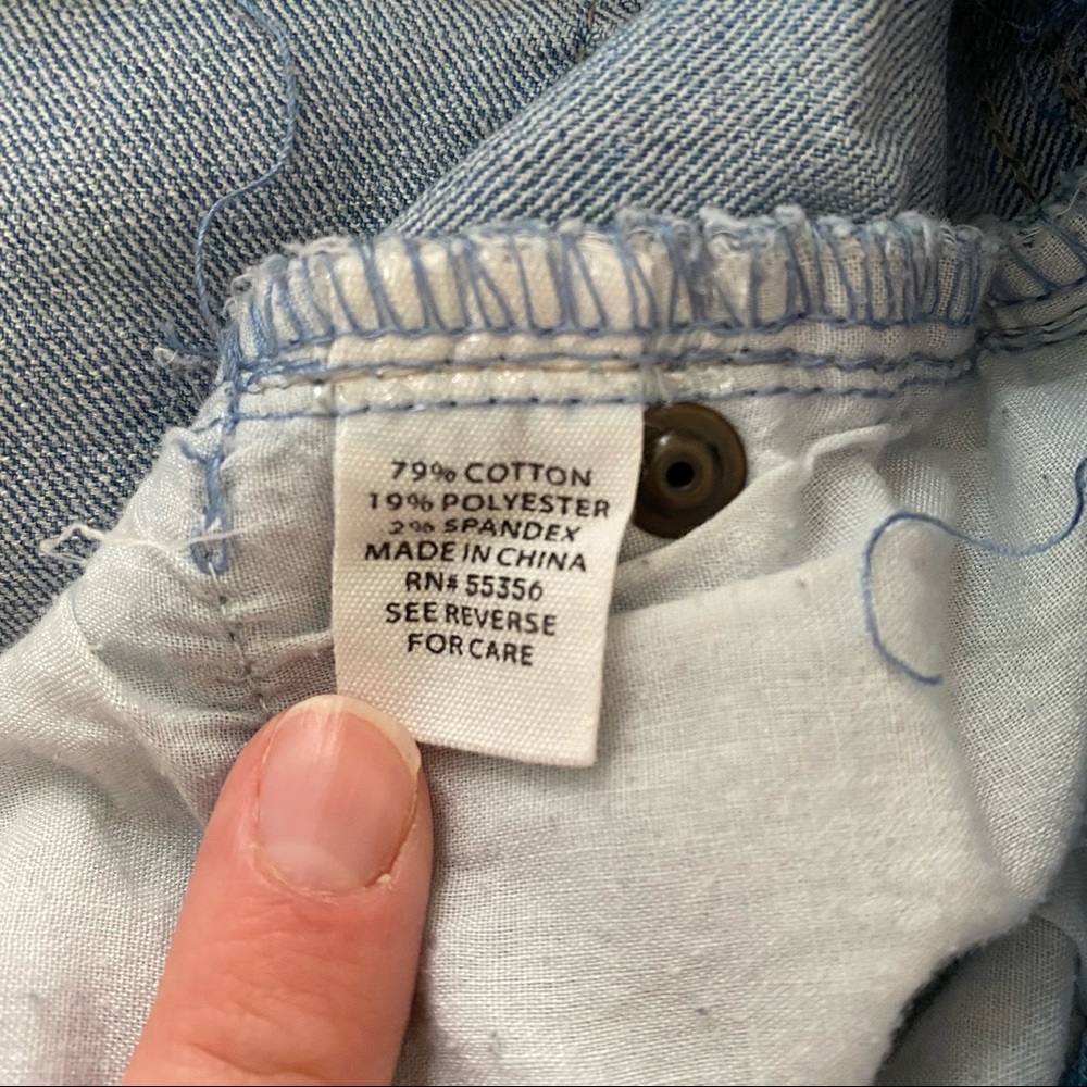 Light Wash Bermuda Cut-Offs - Picture 7 of 9